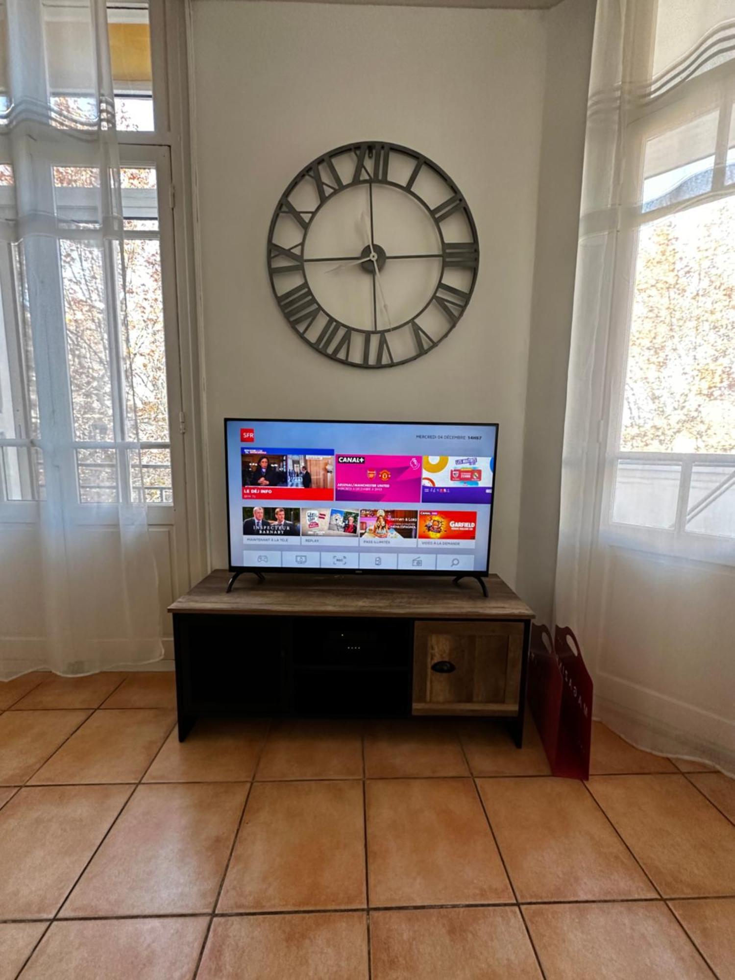 Appartement Lumineux Et Spacieux 2 Chambres Avec Parking Gratuit Dans La Rue Περπινιάν Εξωτερικό φωτογραφία